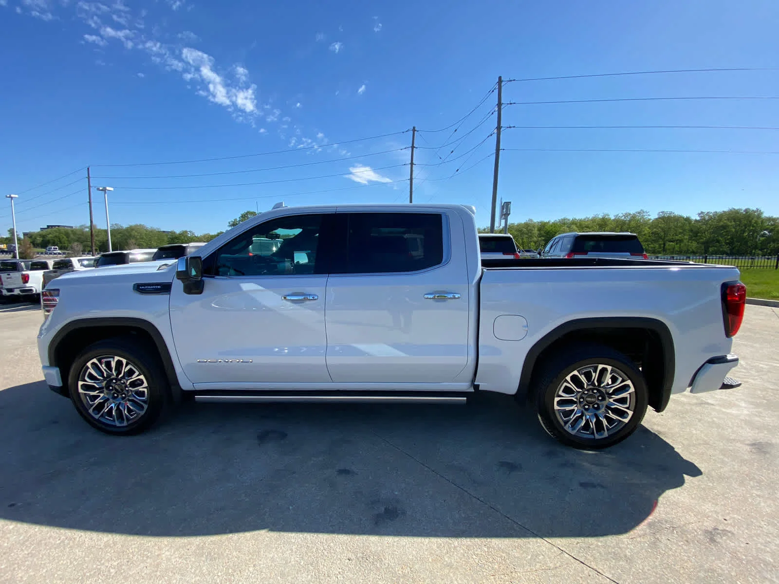 New 2026 Glacier White Tricoat GMC Denali Ultimate image 6