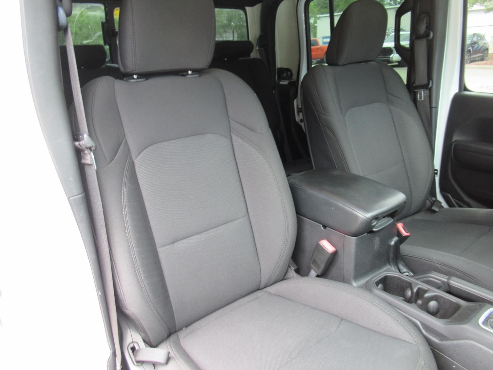 Used 2020 White Jeep Sport image 9