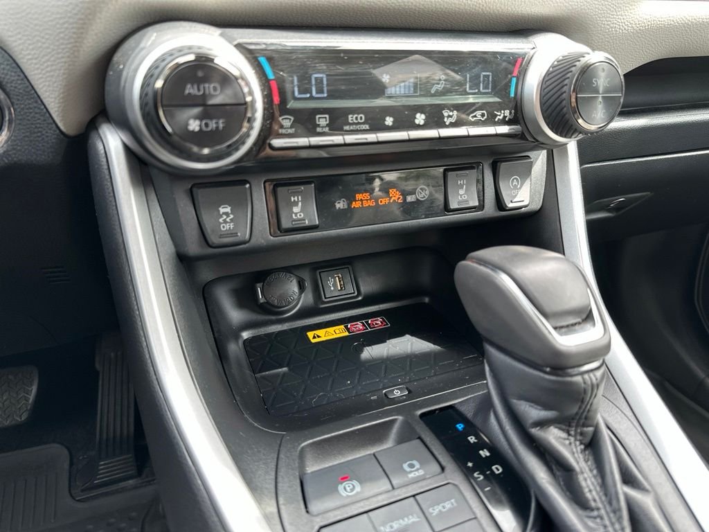 Used 2023 Black Toyota XLE Premium image 34
