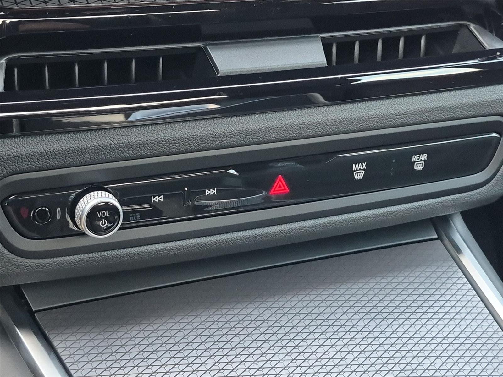 New 2026 Black Sapphire Metallic BMW 330i NA xDrive image 27