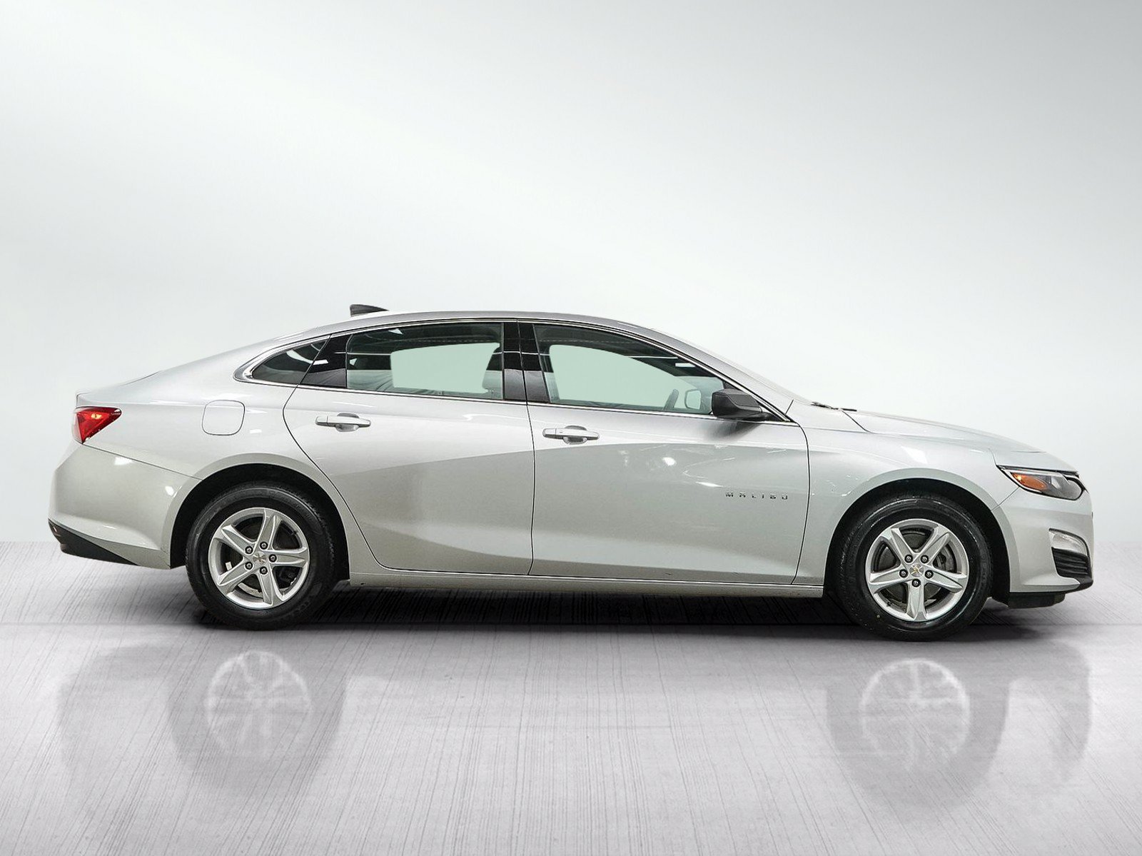 Used 2022 Silver Ice Metallic Chevrolet LS image 6