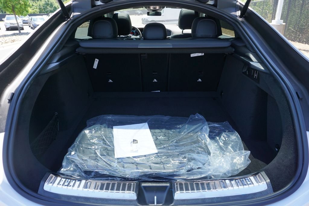 New 2026 MANUFAKTUR Moonlight White Metallic Mercedes-Benz GLE 63 S AMG® image 19