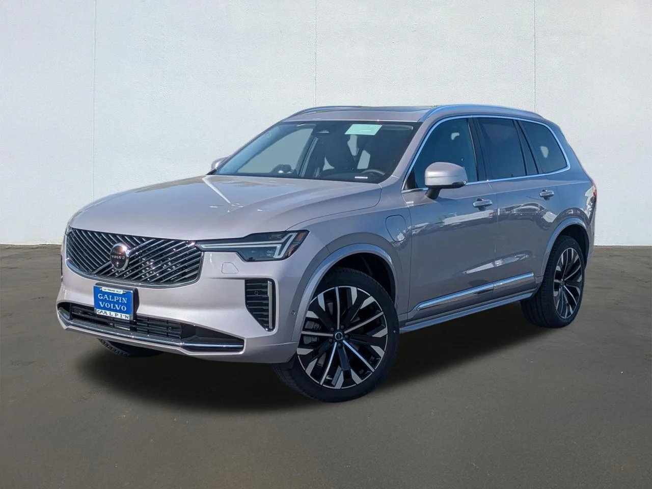 2026 Volvo XC90 T8 Recharge Plus Bright 7-Seat 4WD's photo
