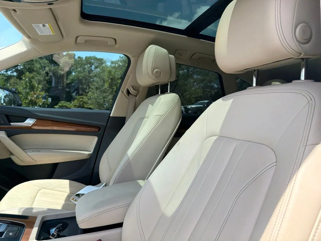 Used 2023 Glacier White Audi 40 Premium image 18