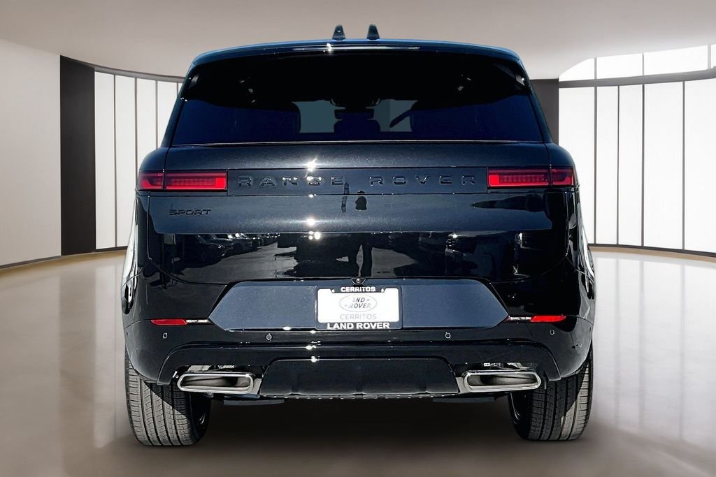 New 2026 SANTORINI BLACK Land Rover Dynamic SE image 4