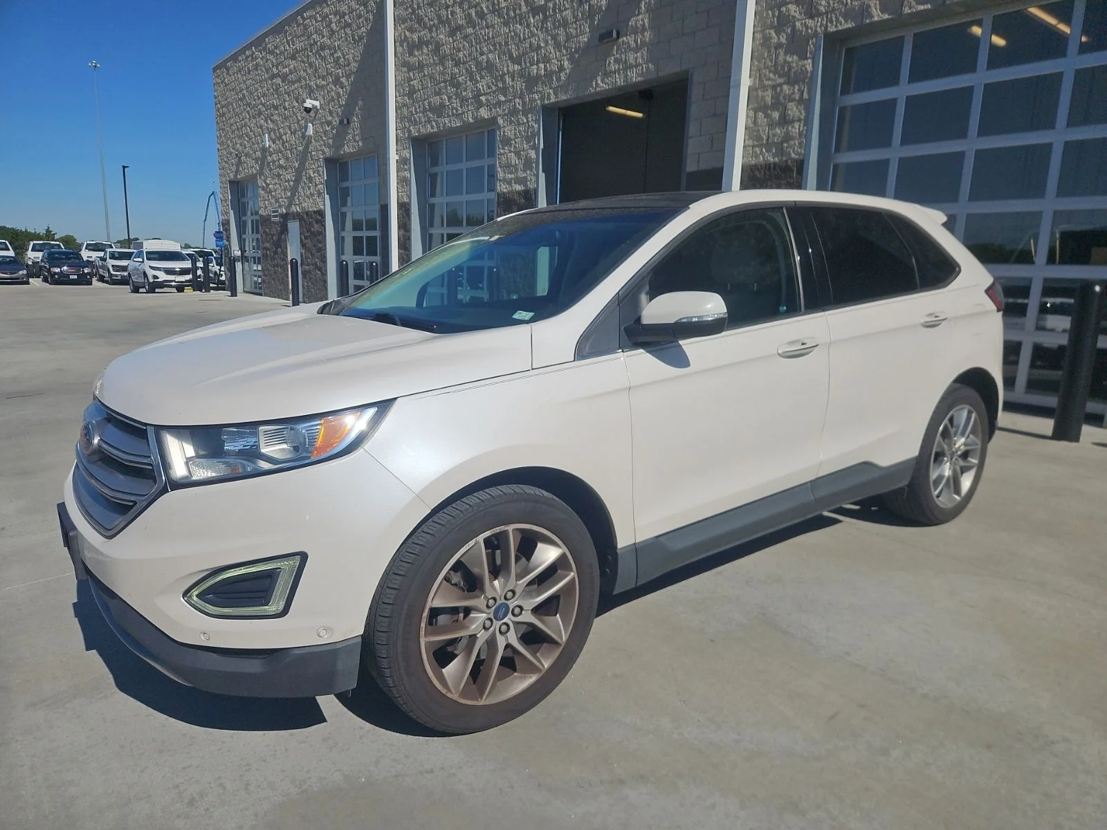Used 2015 White Platinum Clearcoat Metallic Ford Titanium image 2