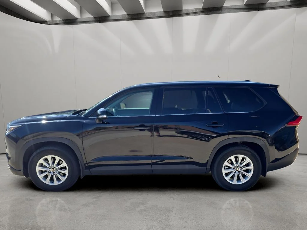 Used 2024 Black Toyota XLE image 2