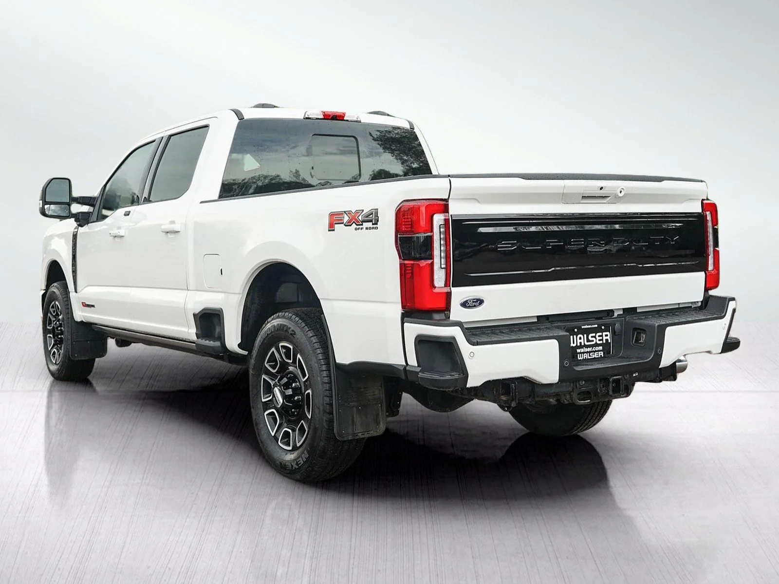 Used 2025 Star White Metallic TC Ford Platinum image 3
