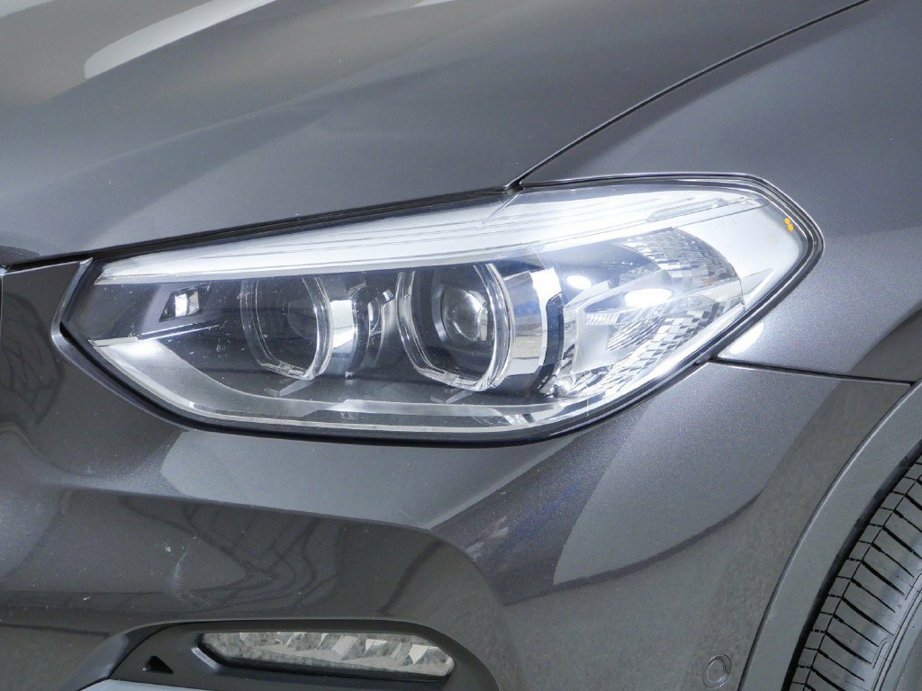 Used 2021 Dark Graphite Metallic BMW xDrive30i image 4