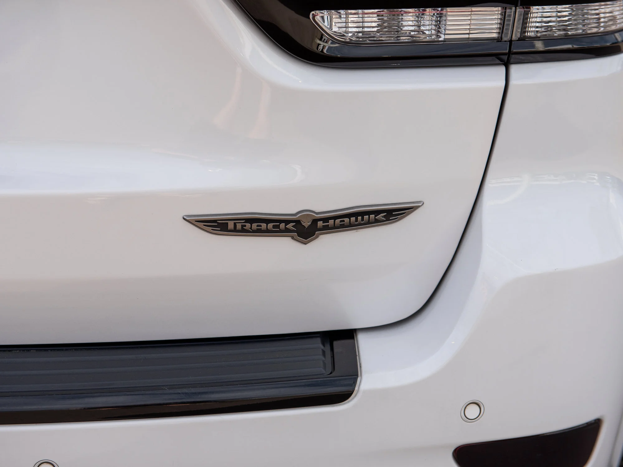 Used 2018 White Jeep Trackhawk * No Accidents | 707 HP | V8 Supercharged | Brembo | Trailer Tow | Heated/Vented Seats image 18