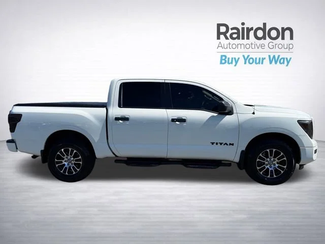 Used 2021 Glacier White Nissan SV image 8