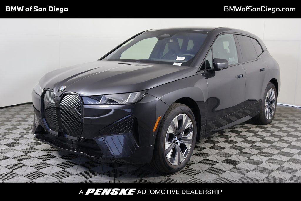 2026 BMW iX xDrive60's photo