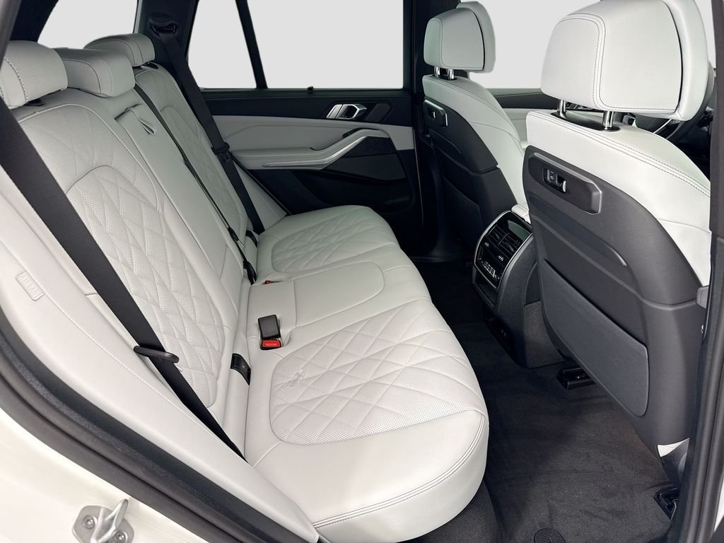 New 2026 White Metallic BMW xDrive50e image 21