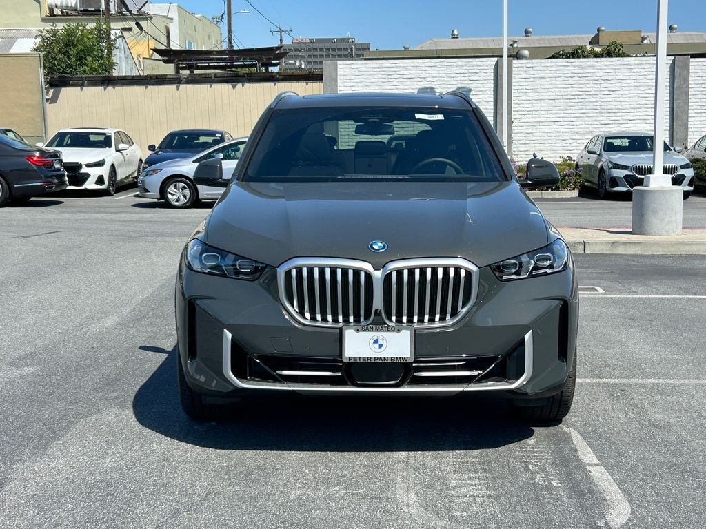 New 2026 Dravit Grey Metallic BMW xDrive50e image 8