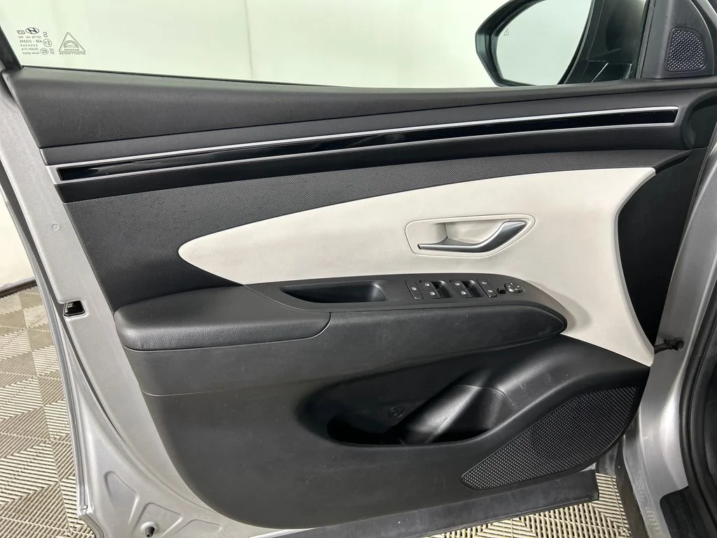 Used 2023 Silver Hyundai SEL image 11