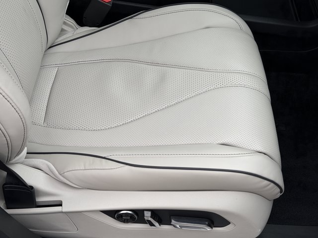 Used 2025 Platinum White Pearl Acura SH-AWD ADVANCE image 23