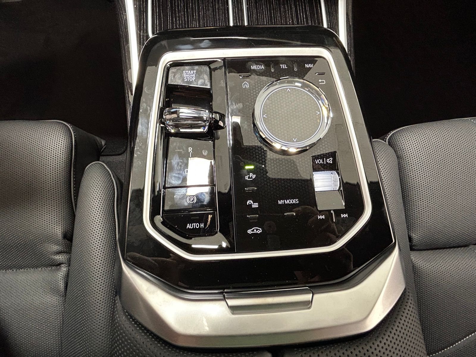 New 2026 Black Sapphire Metallic BMW 740i xDrive image 22
