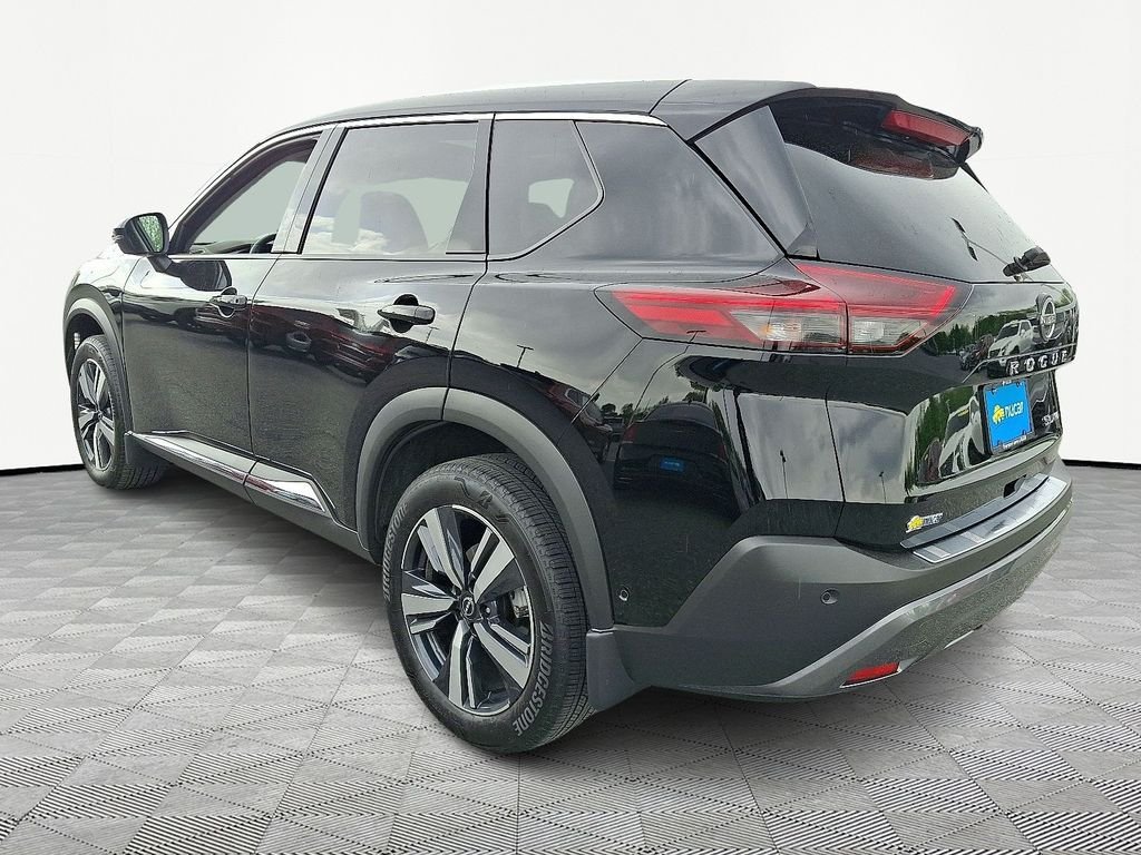 Used 2023 Black Nissan SL image 5