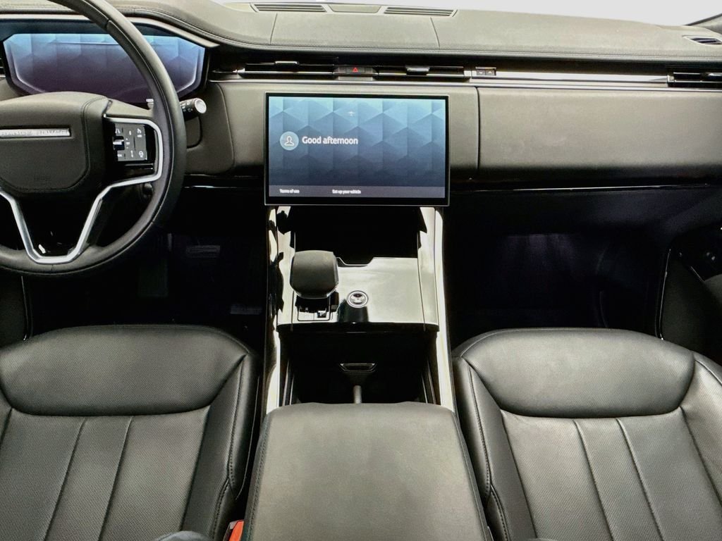 Used 2024 Fuji White Land Rover SE image 13