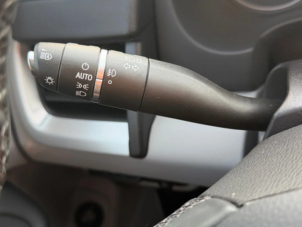 Used 2023 Silver GMC SLT image 35