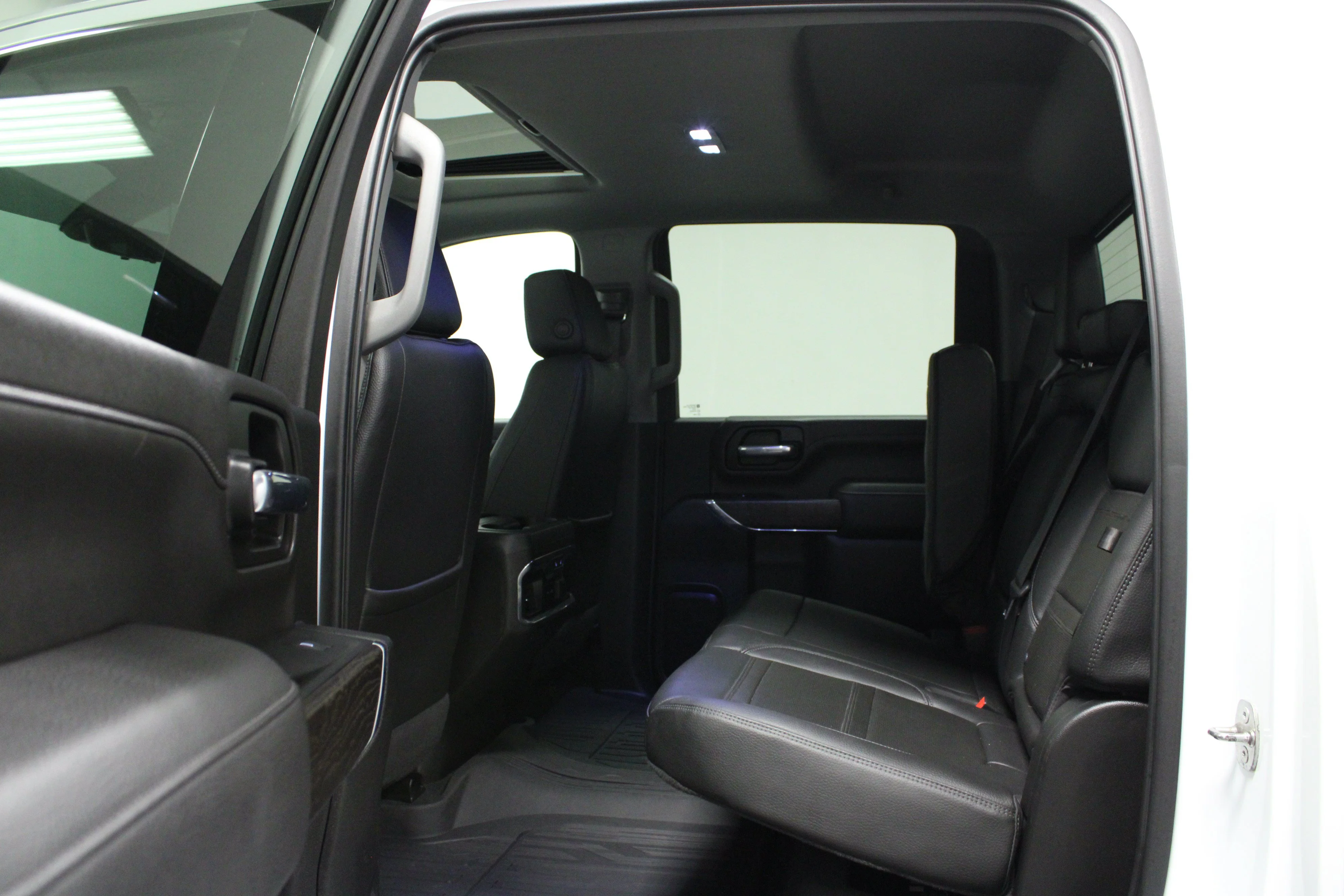 Used 2023 Summit White GMC Denali image 13