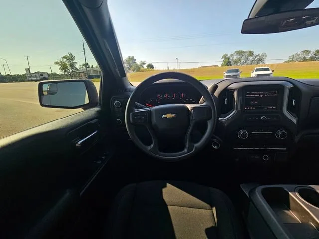 Used 2025 Black Chevrolet Custom image 13