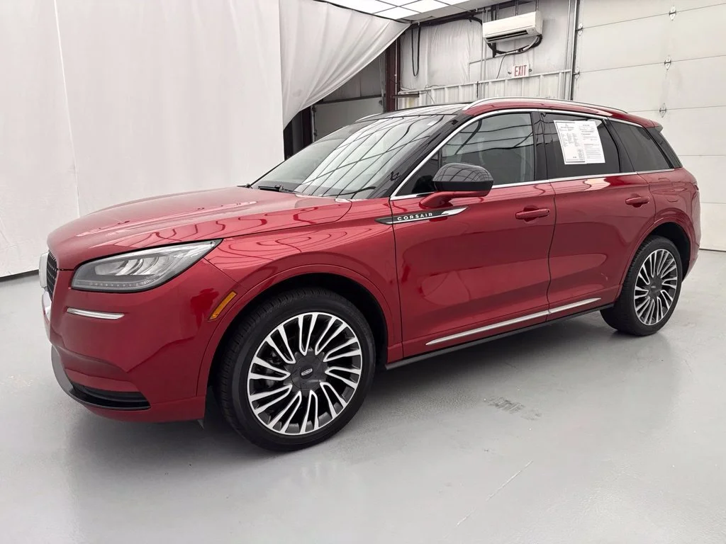 Used 2022 Red Lincoln Standard image 3