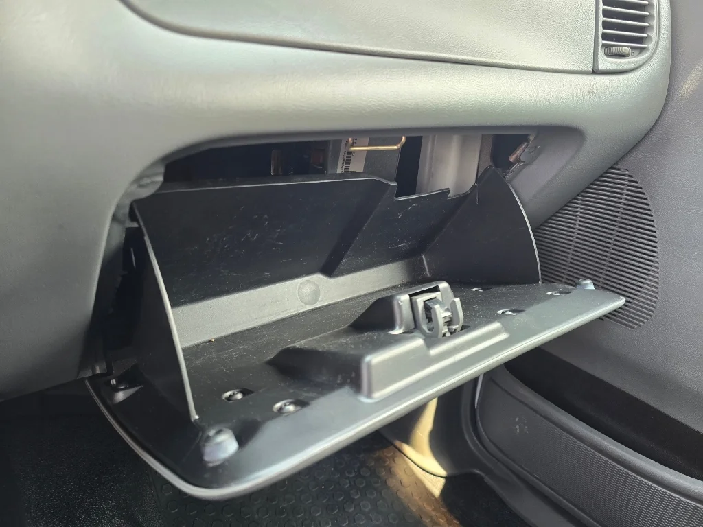 Used 2010 Oxford White Ford Sport image 28
