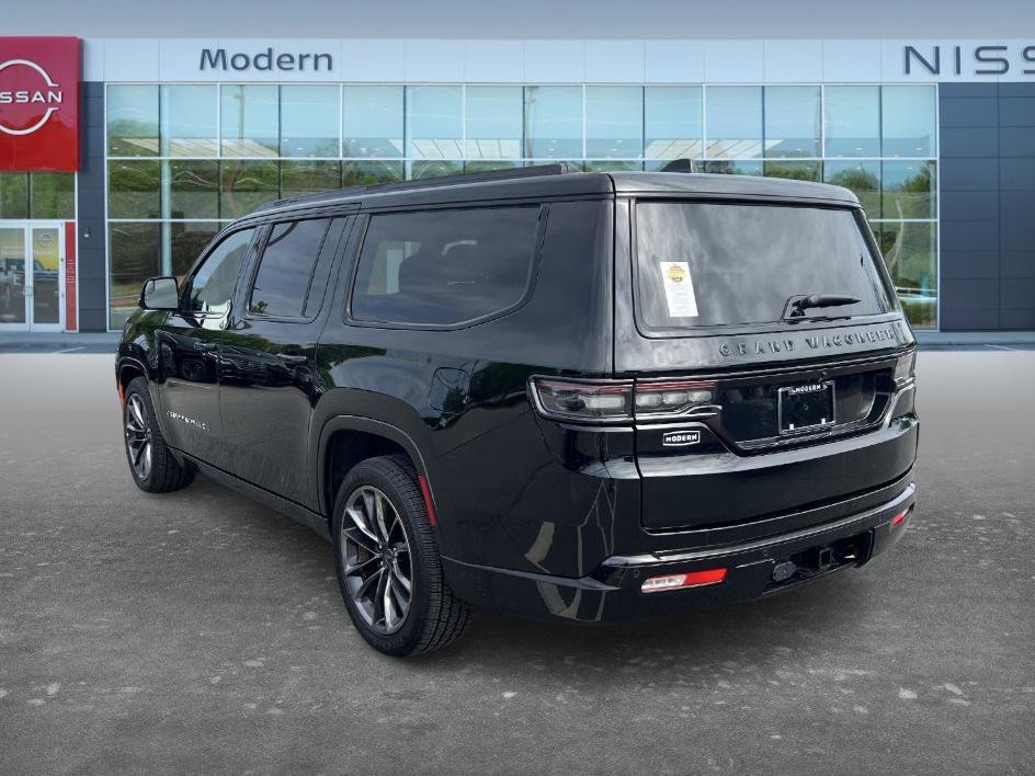 Used 2024 Diamond Black Crystal Pearlcoat Jeep Series II image 10