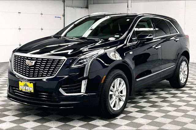 Used 2022 Dark Moon Blue Metallic Cadillac Luxury image 12
