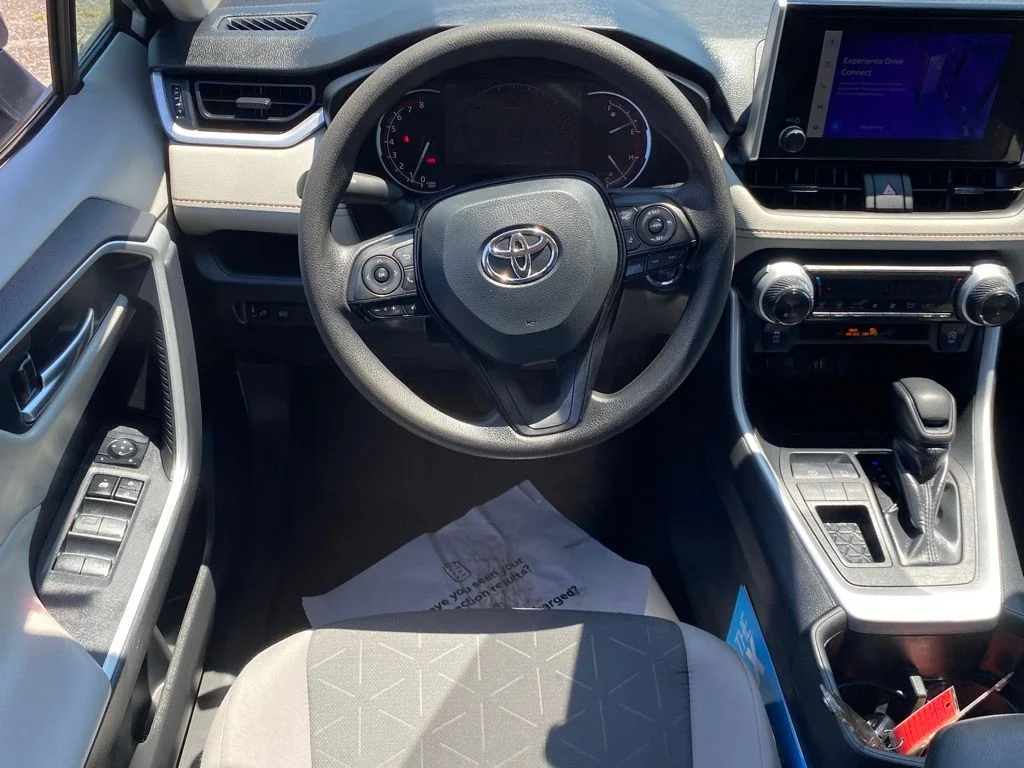 Used 2025 Silver Toyota XLE image 10