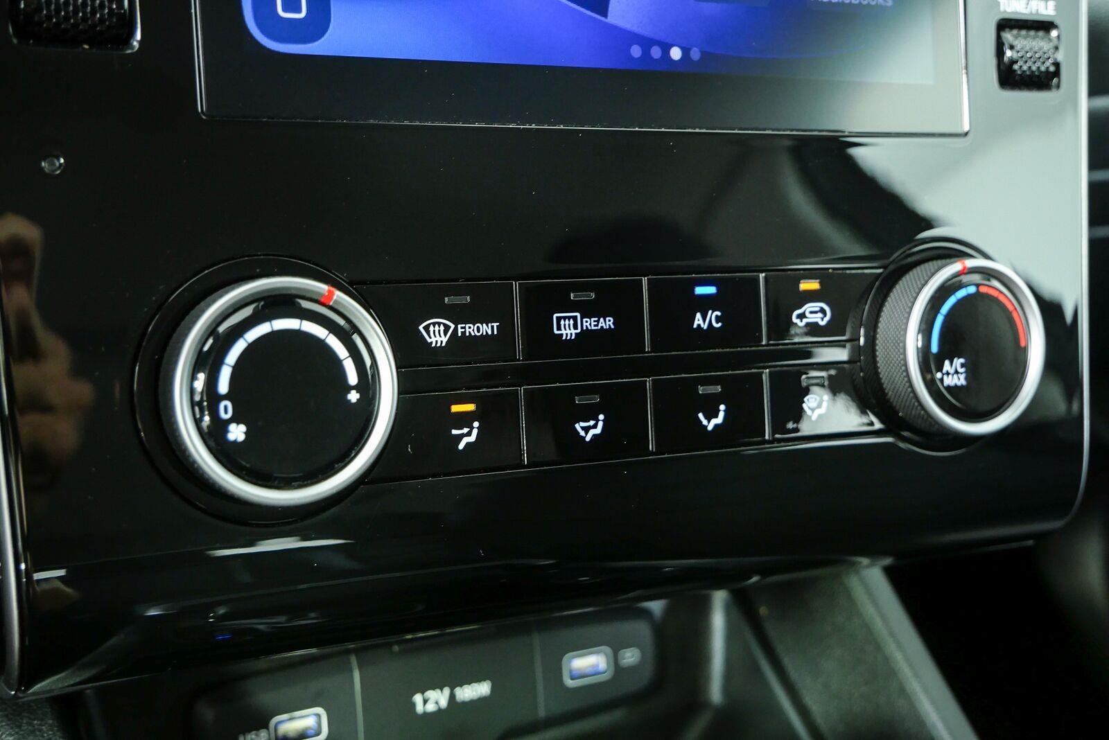 Used 2023 Portofino Gray Hyundai SE image 14
