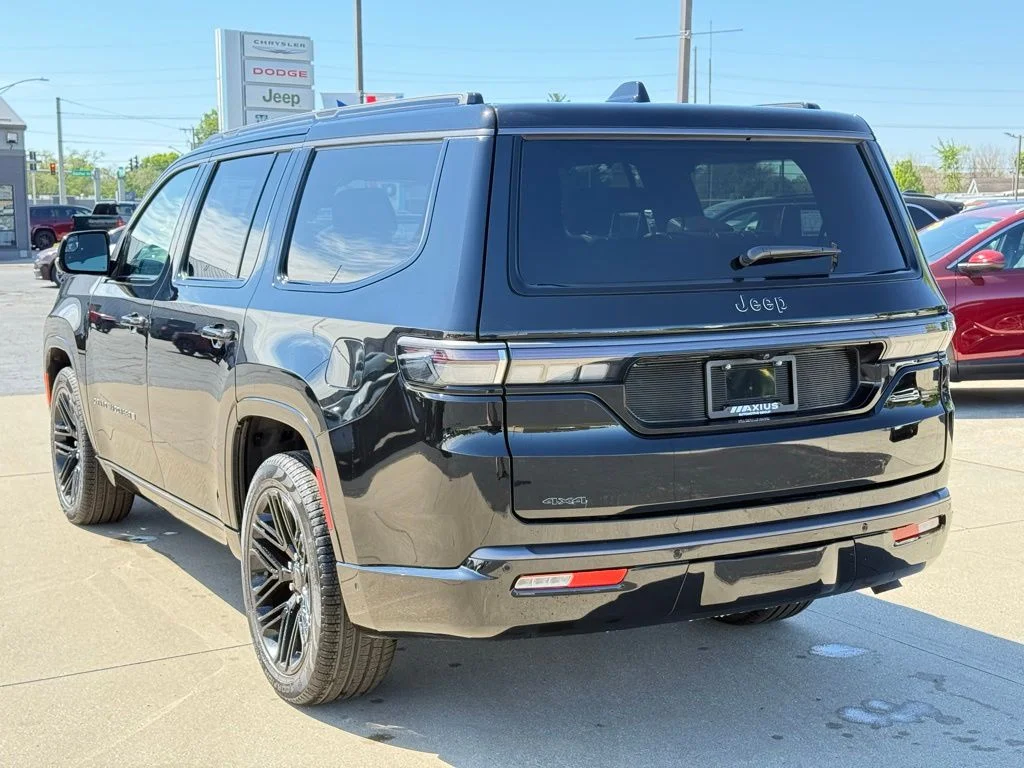 New 2026 High Gloss Black Exterior Paint Jeep Limited Reserve image 6