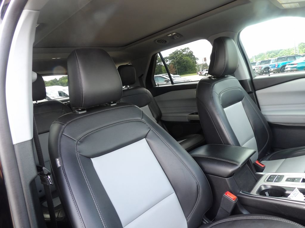 Used 2023 Black Metallic Ford XLT image 14