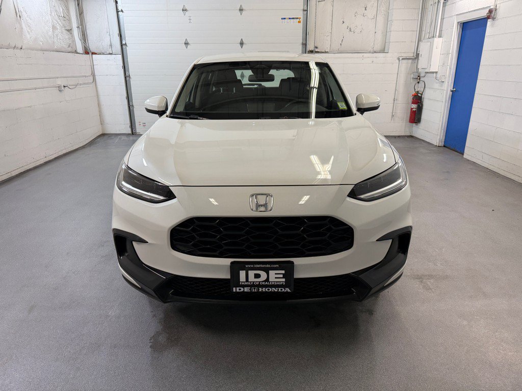 Used 2024 Platinum White Pearl Honda LX image 3