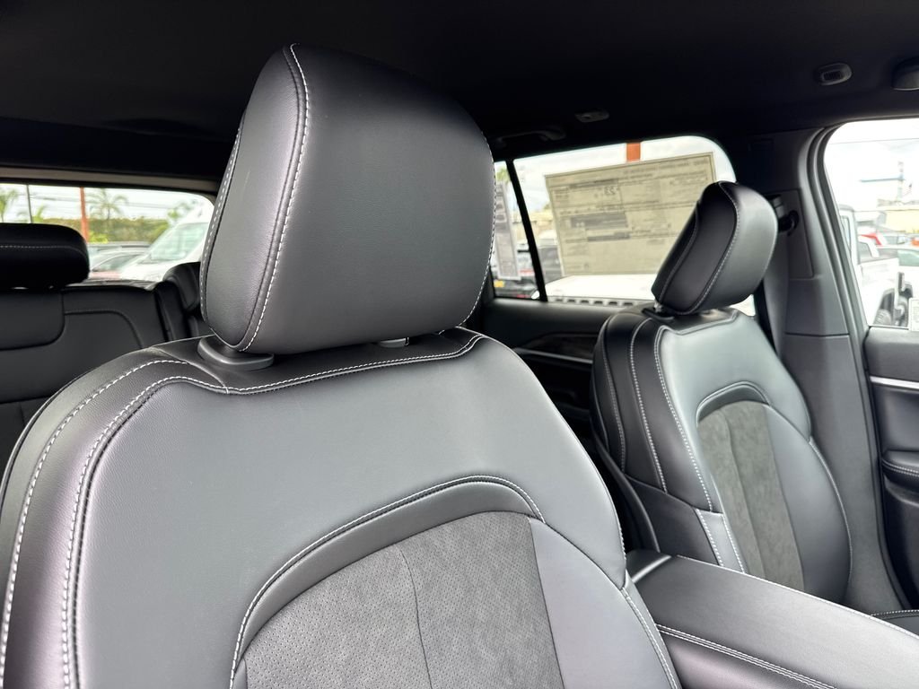New 2027 Sting-Gray Clearcoat Jeep Laredo Altitude image 13