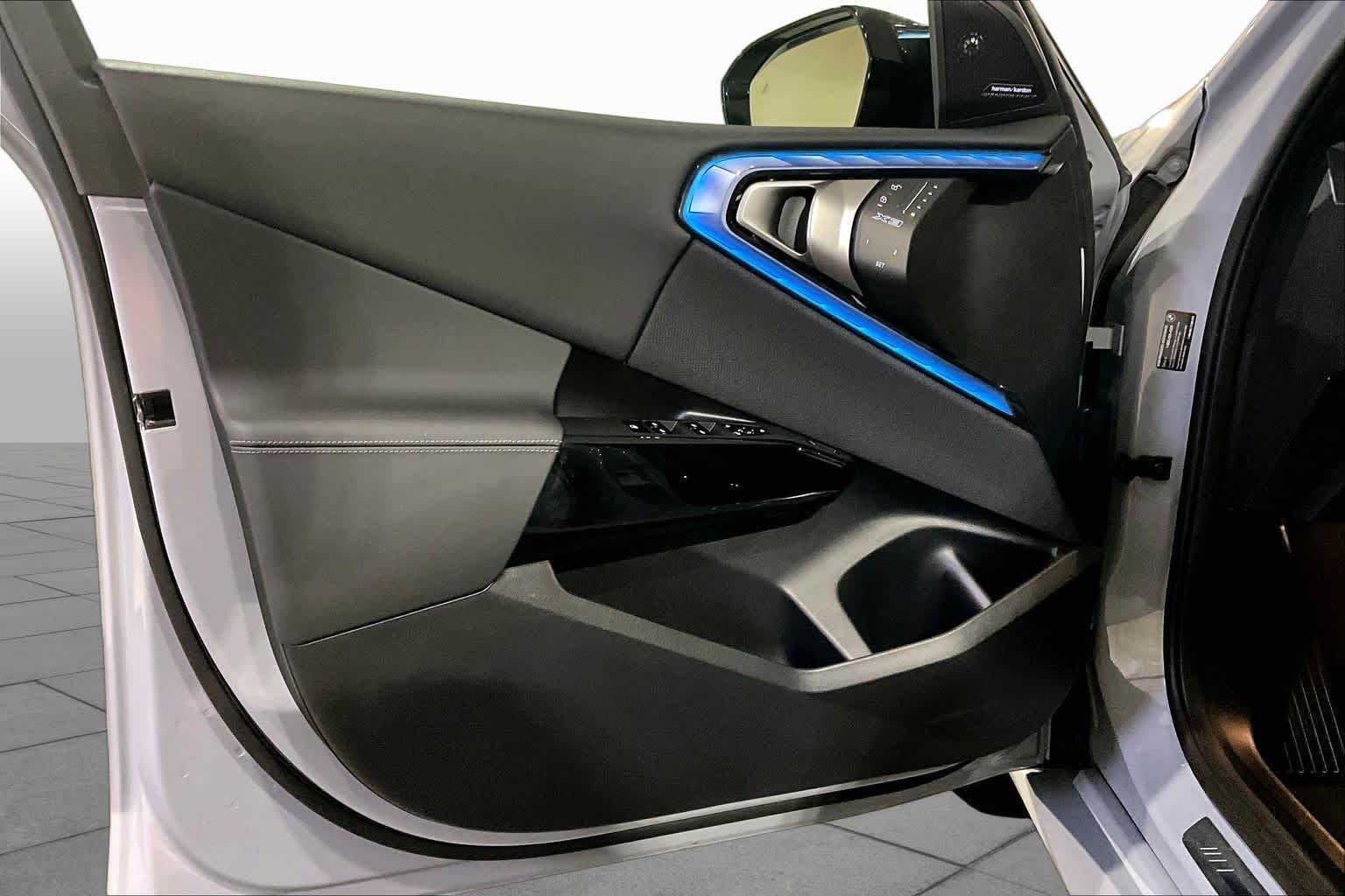 Certified Used 2026  BMW M50 xDrive image 21