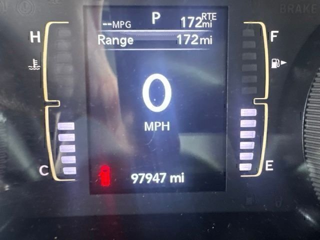 Used 2019 Silver Jeep Latitude image 15