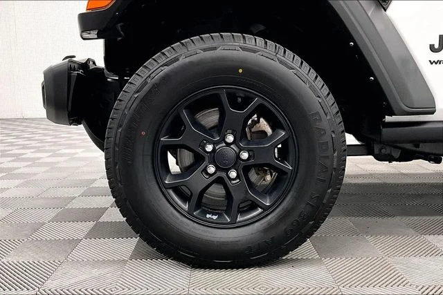 Used 2022 Bright White Clearcoat Jeep Unlimited Willys image 10