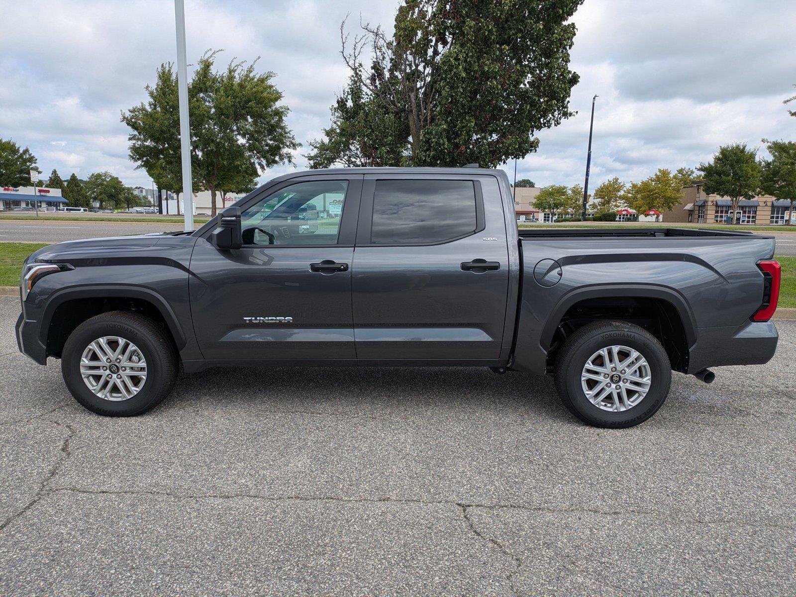 2026 Toyota Tundra SR5 - Photo 7
