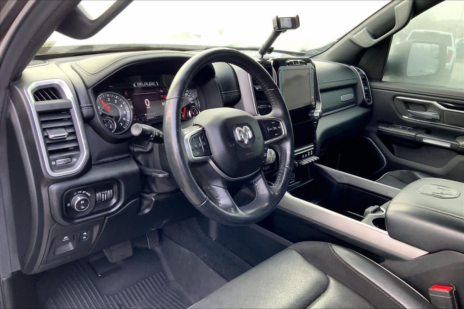 Used 2020 Granite Crystal Metallic Clearcoat Ram Laramie image 17