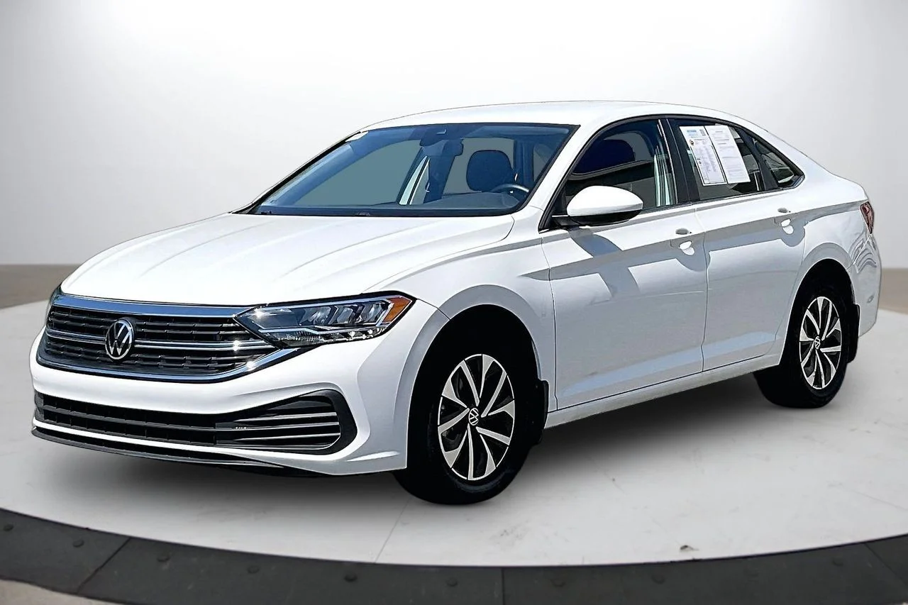 Used 2024 White Volkswagen 1.5T S image 4
