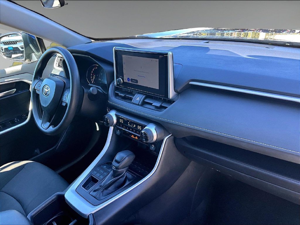 Used 2025  Toyota XLE image 14