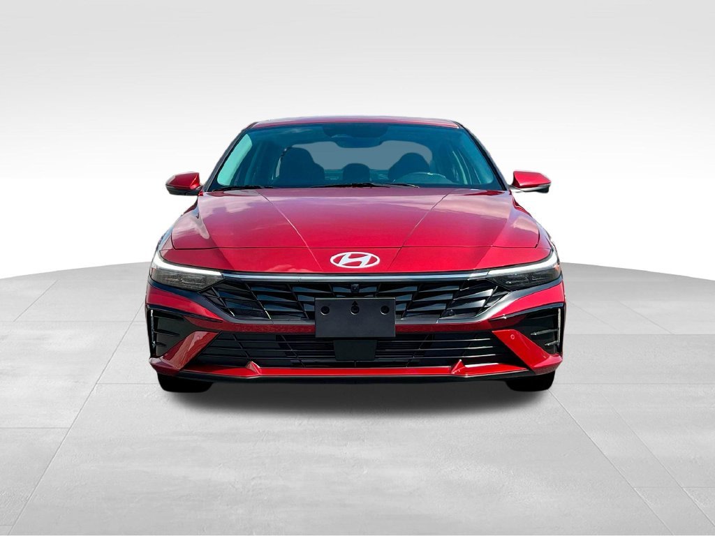 2025 Hyundai Elantra Limited - Photo 14