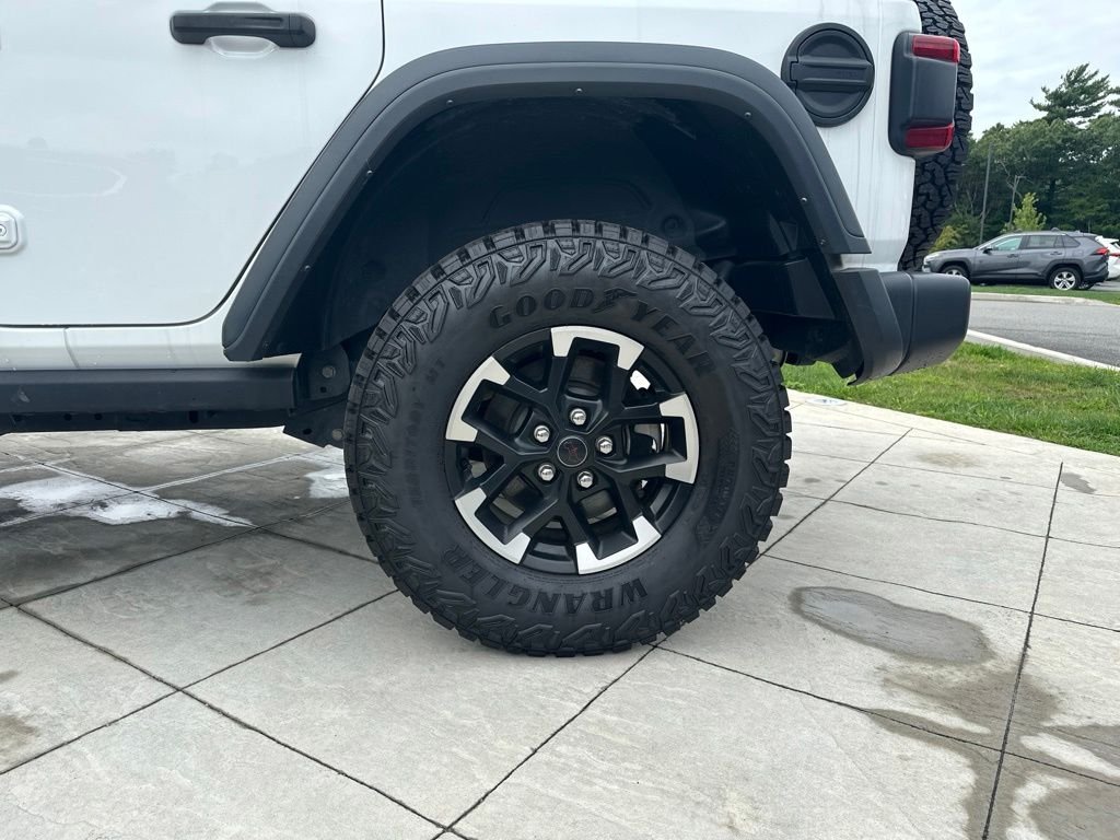 Used 2025 White Jeep Rubicon image 8