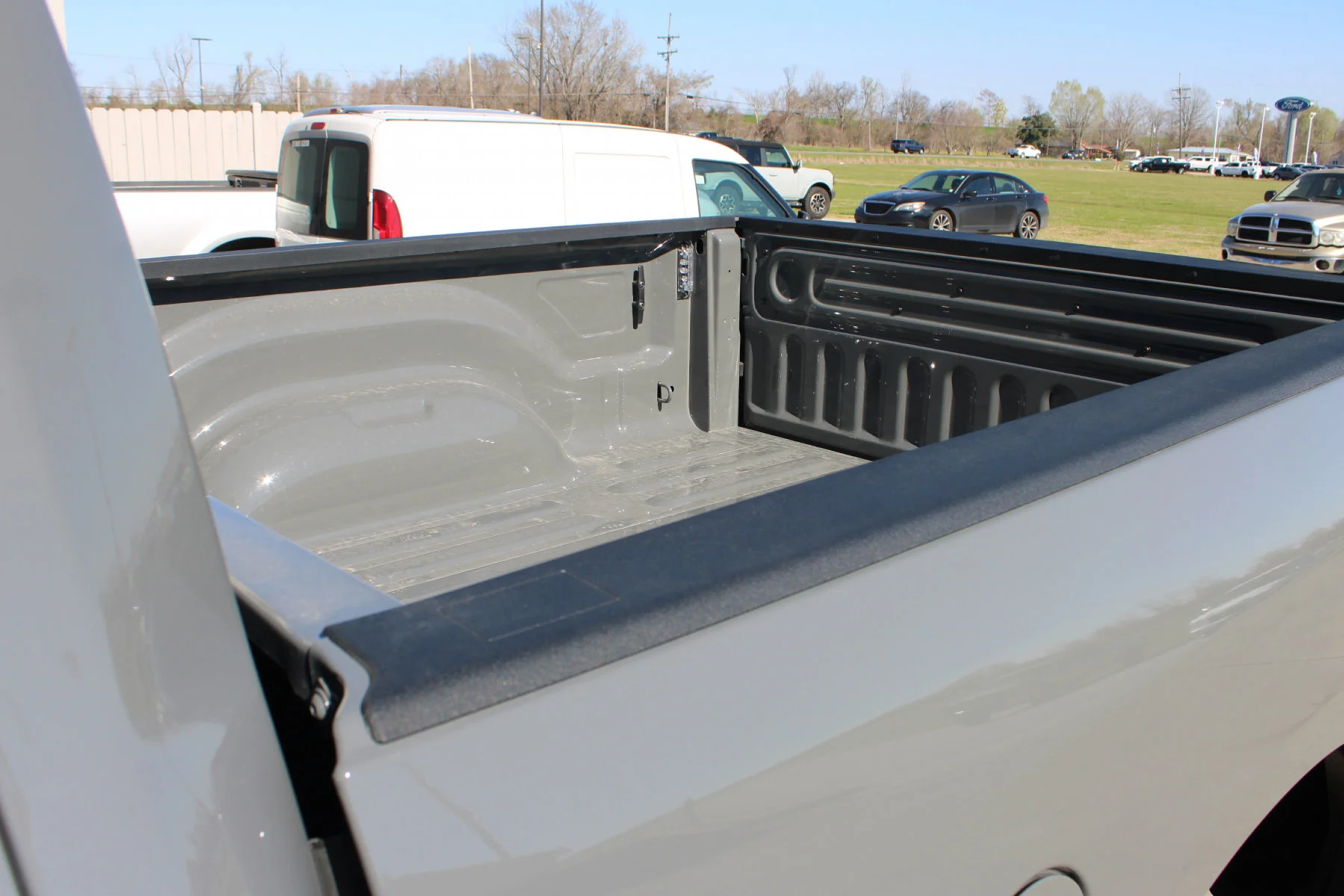 New 2026 Ceramic Gray Clear-Coat Exterior Paint RAM BIG HORN CREW CAB 4X4 image 19
