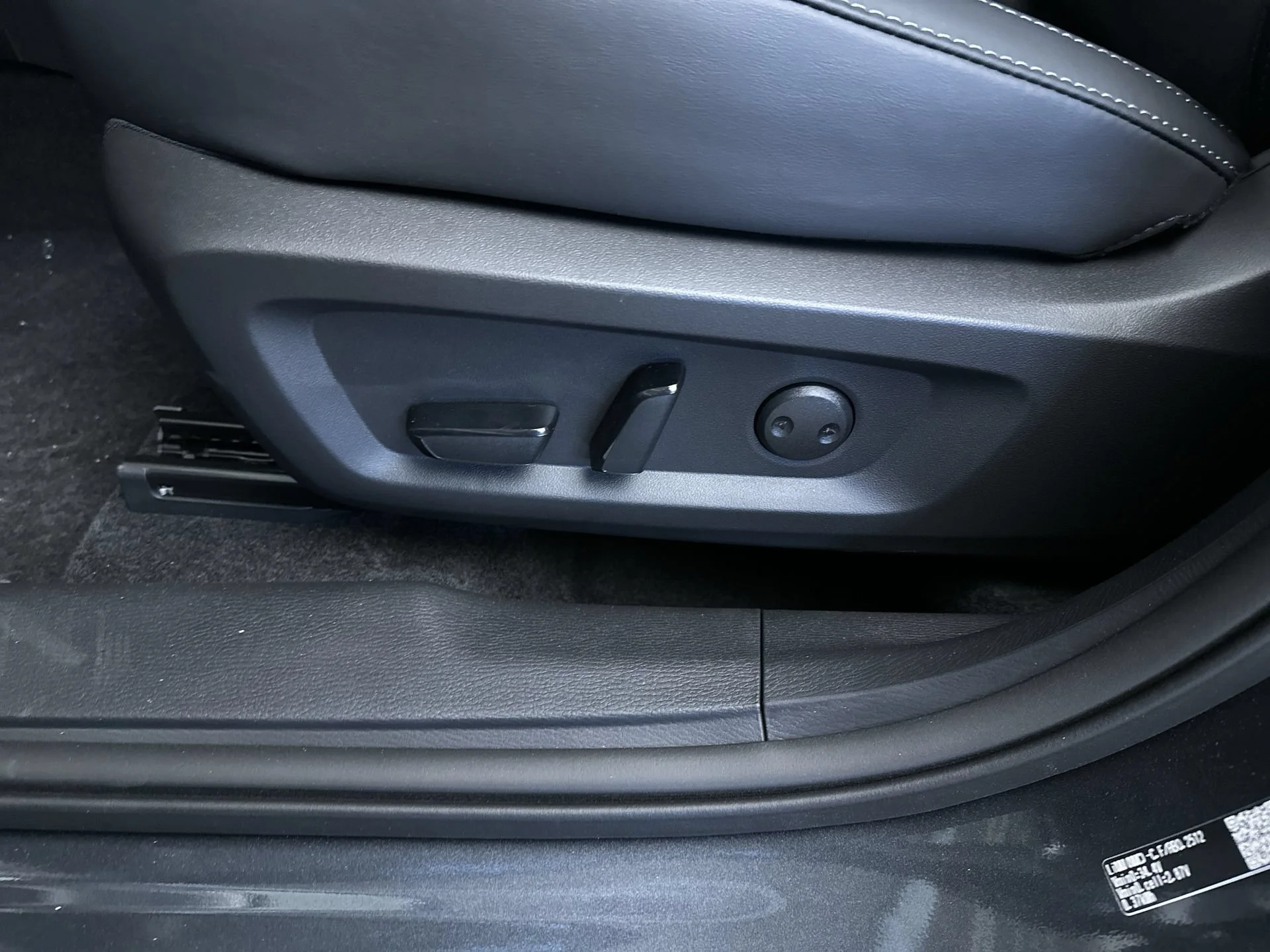 New 2026 Graphite Gray Mitsubishi SE image 14
