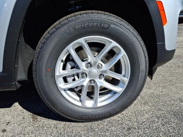 New 2025 Silver Jeep Laredo X image 9