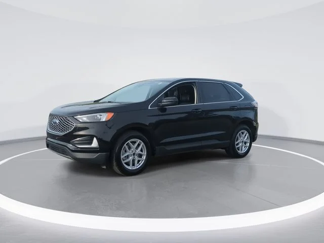 Used 2024 Black Ford SEL image 4