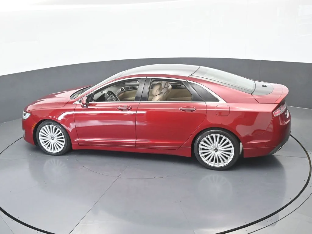 Used 2017 Ruby Red Metallic Lincoln Reserve image 55